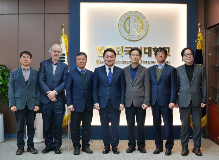 정년퇴임 교원 정부포상 및 명예교수 임명장 수여식 개최 대표이미지